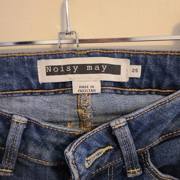 NOISY MAY| dark distressed denim - Picture 4 of 4